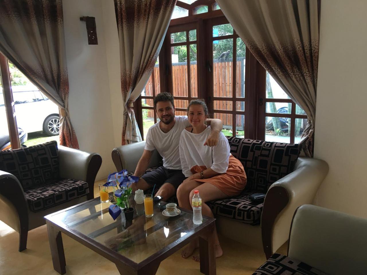 Like Mike Tourist Guest House & Restaurant Negombo Kültér fotó