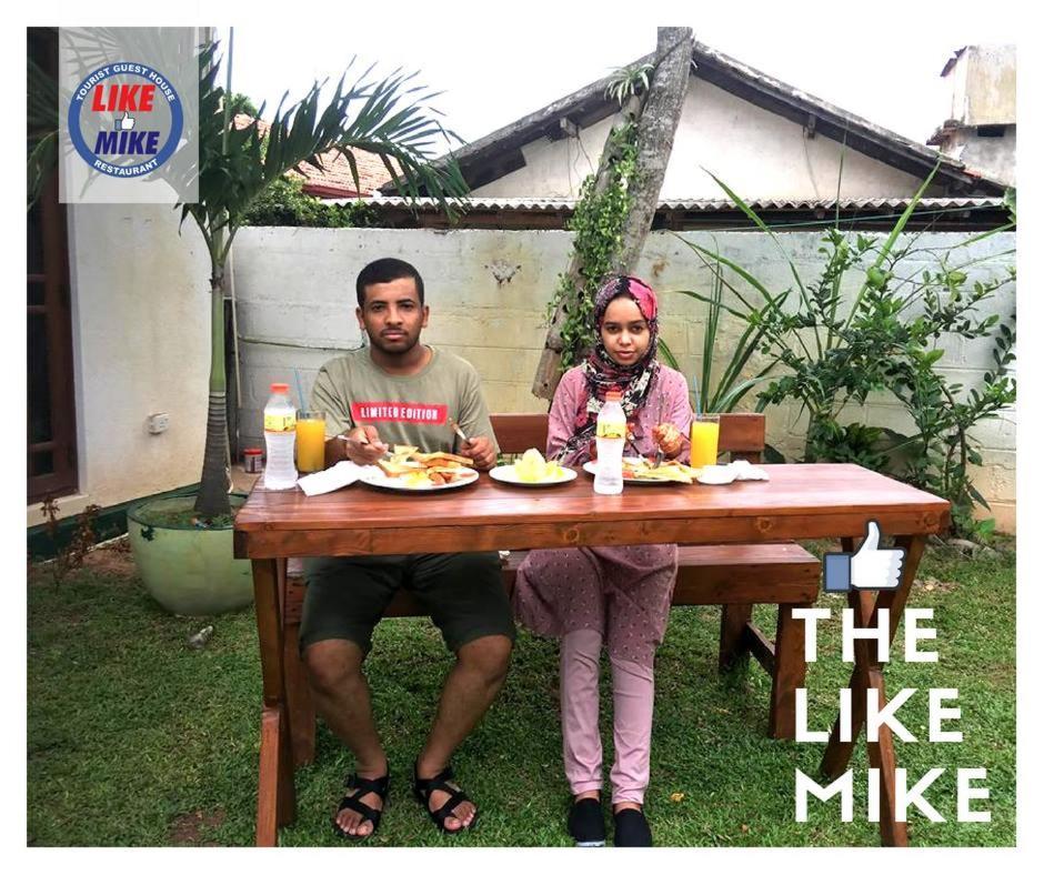 Like Mike Tourist Guest House & Restaurant Negombo Kültér fotó