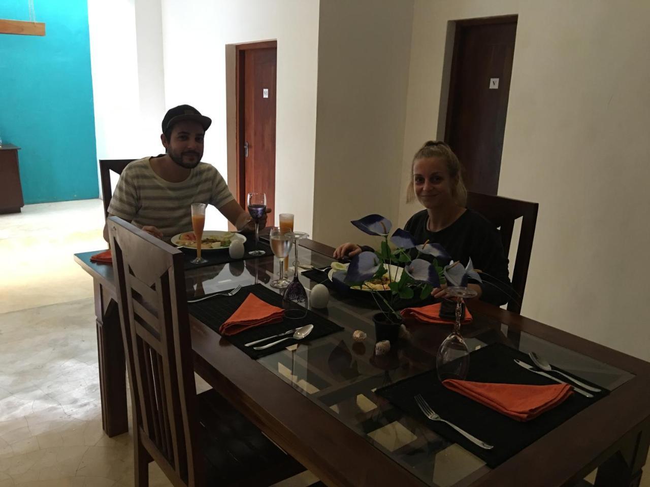 Like Mike Tourist Guest House & Restaurant Negombo Kültér fotó