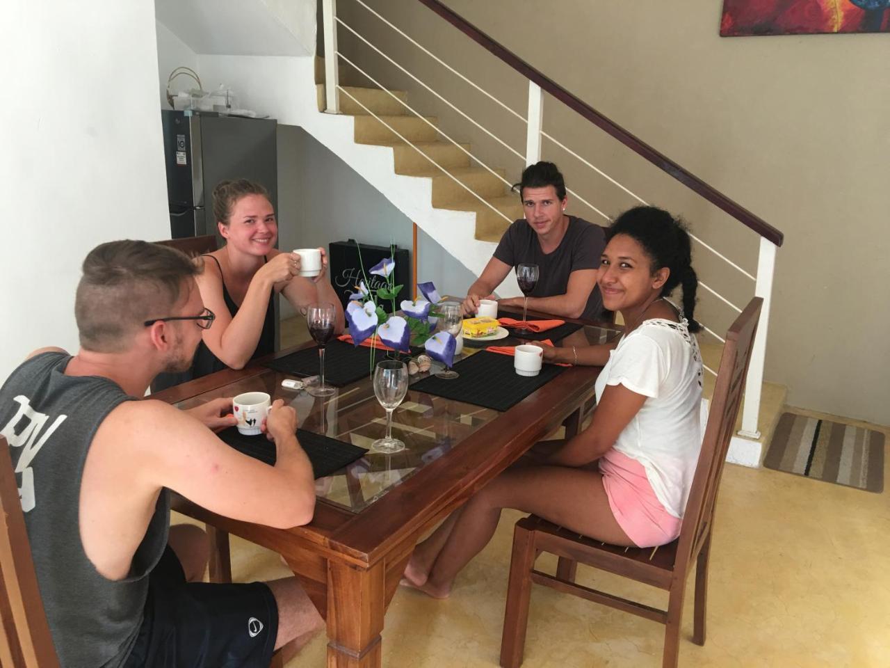 Like Mike Tourist Guest House & Restaurant Negombo Kültér fotó