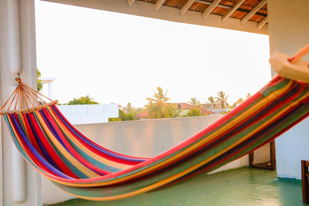Like Mike Tourist Guest House & Restaurant Negombo Kültér fotó
