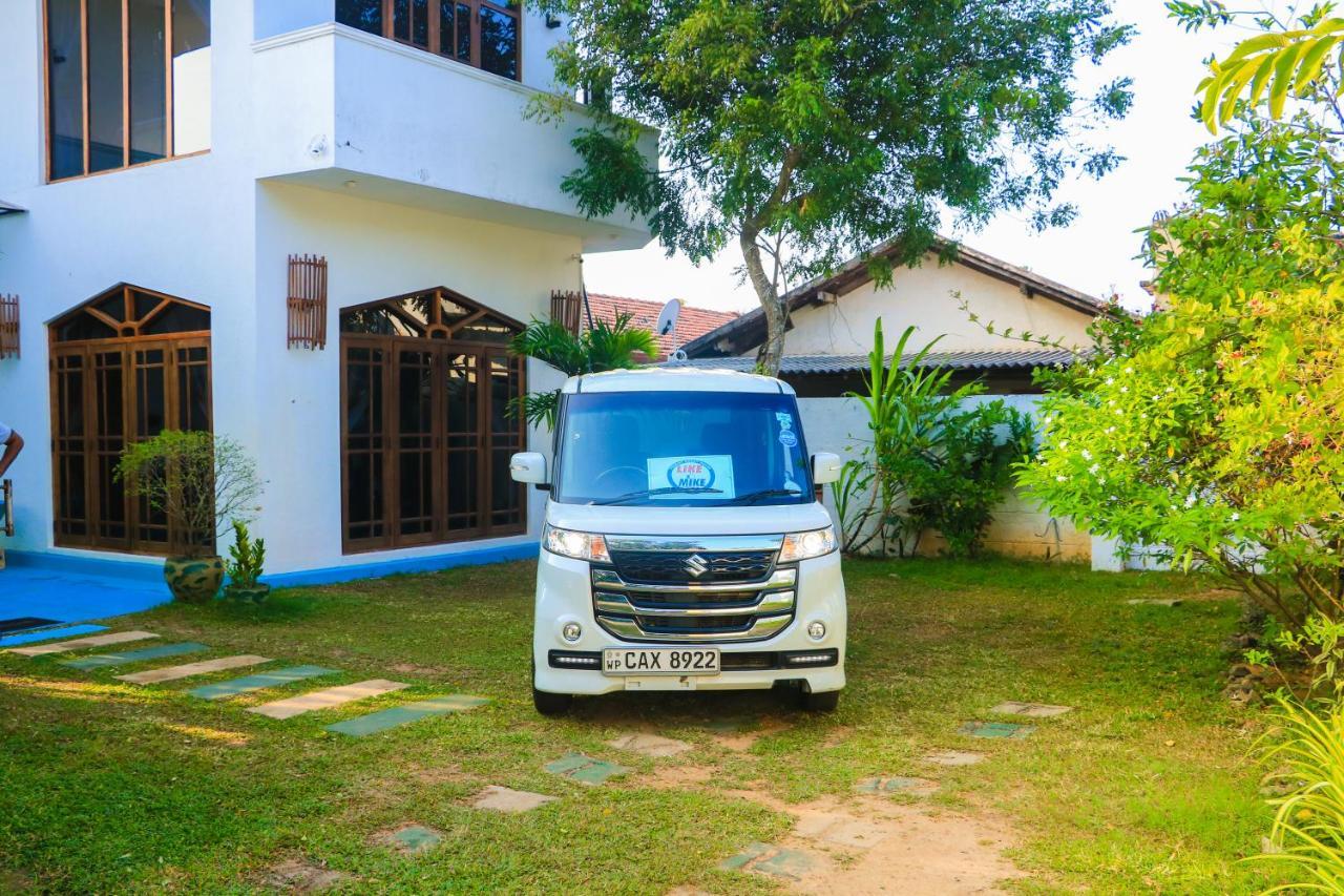 Like Mike Tourist Guest House & Restaurant Negombo Kültér fotó