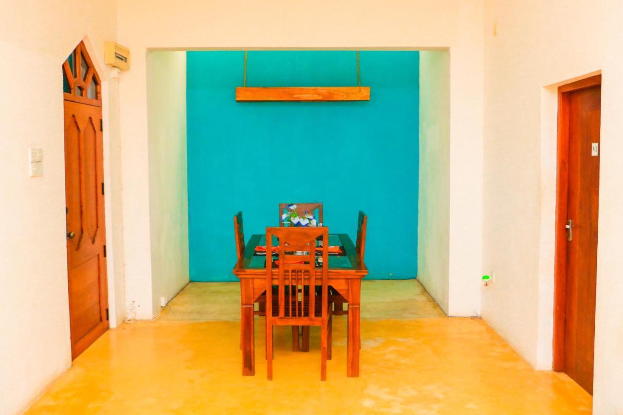 Like Mike Tourist Guest House & Restaurant Negombo Kültér fotó